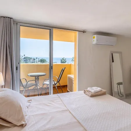 Апартаменты Beachfront Puerto Cabopino *