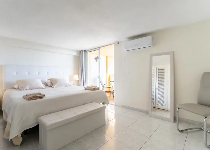 Beachfront Puerto Cabopino Marbella