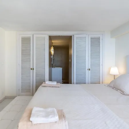 Beachfront Puerto Cabopino Apartamento