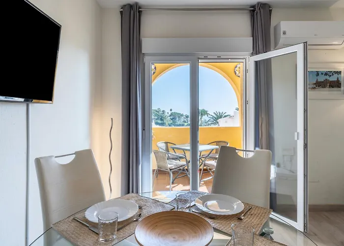 Beachfront Puerto Cabopino * 마르베야