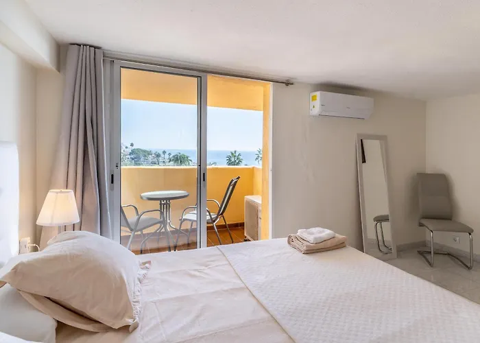 아파트 Beachfront Puerto Cabopino *